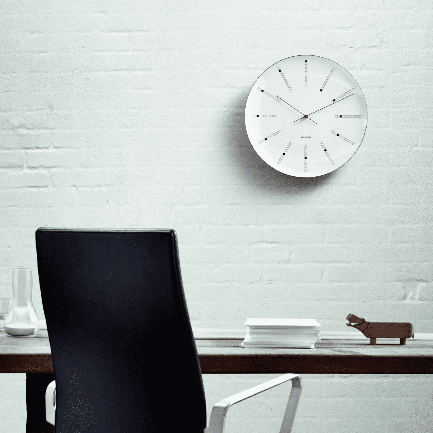 Arne Jacobsen banker clock 29 vaggklocka