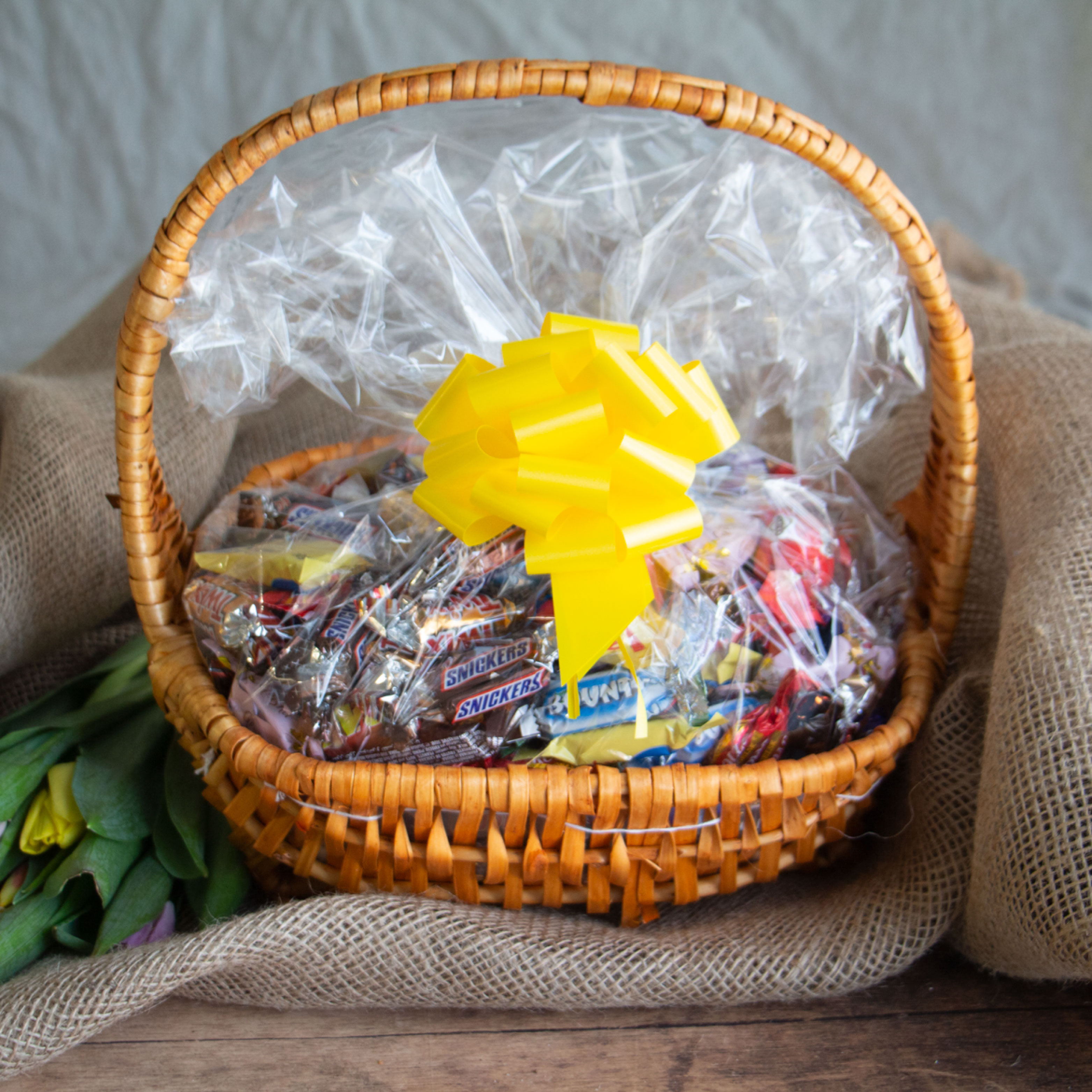 paskkorg godis rosett