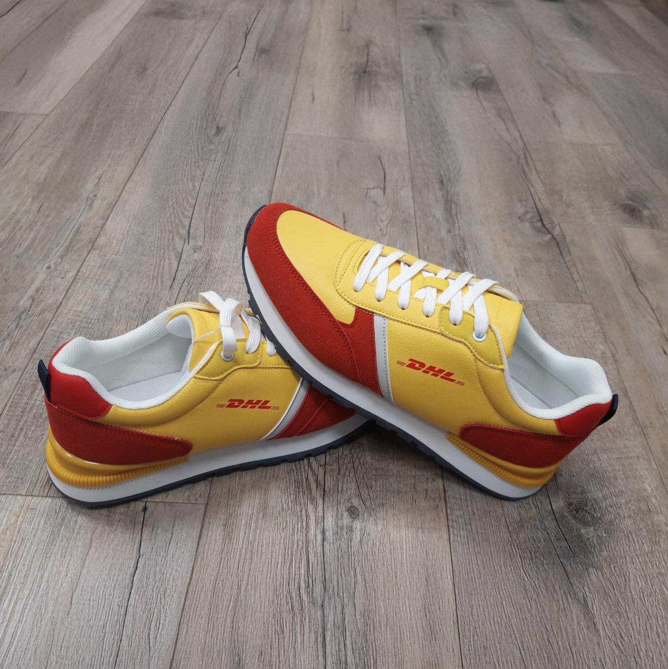 skor egen design DHL