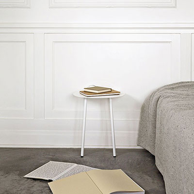 yeh wall table low white bed