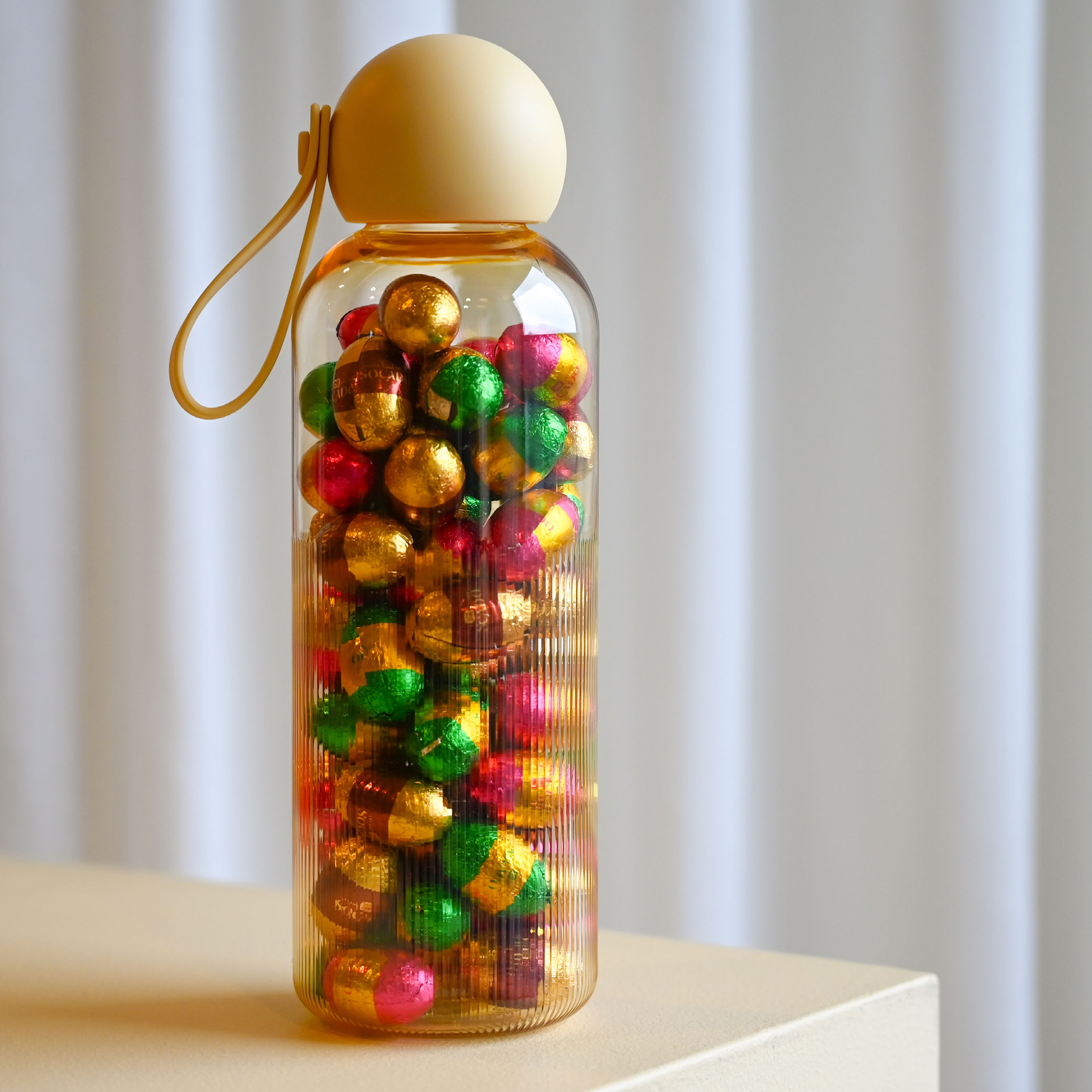 Godisfylld vattenflaska